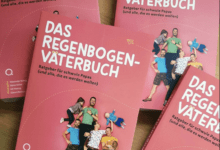 Schwuler Papa und Fragen? Das Regenbogenväterbuch hilft